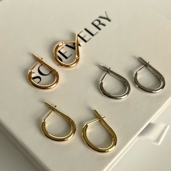 Hoop Huggie Earrings 18k Gold Luxury Jewelry - Picture 6 of 6